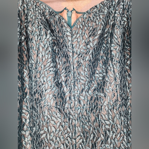 AIDAN MATTOX Long Plunge Neck Off Shoulder Evening Gown - Picture 7 of 16